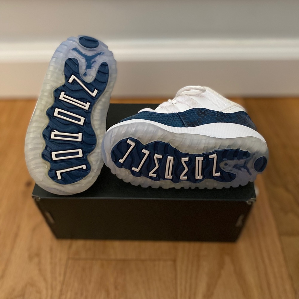 Jordan 11 Retro Low "White/Navy Snakeskin" Toddler